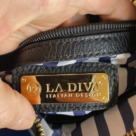 La Diva Italian Design Navy & Black Handbag Purse - Picture 10 of 12